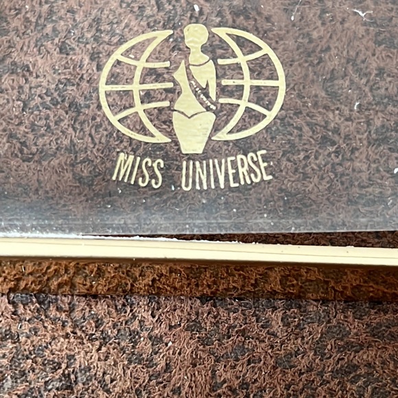 Miss Universe vintage brooch and clip-on earring set - Picture 2 of 10